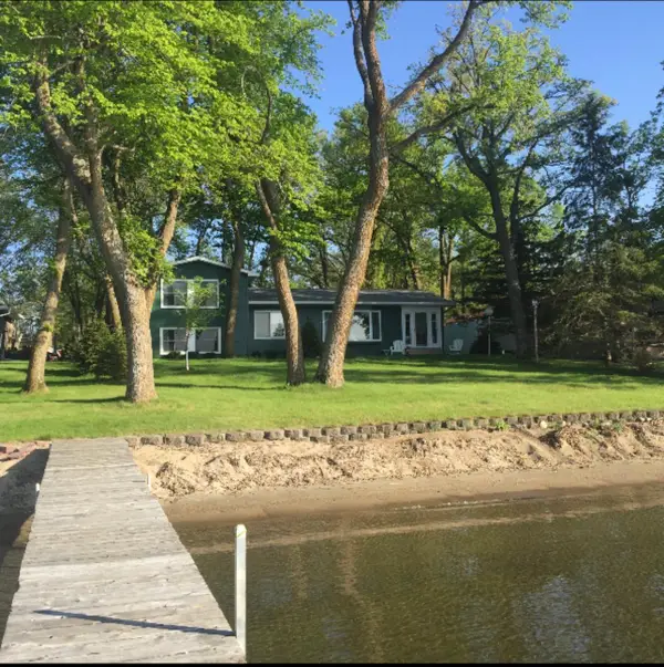 1158 S Shore Drive, Detroit Lakes, MN 56501