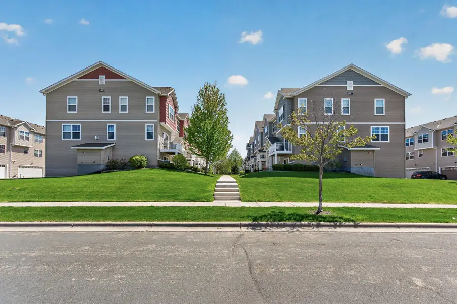1957 Commonwealth Boulevard #4, Chanhassen, MN 55317 - #2