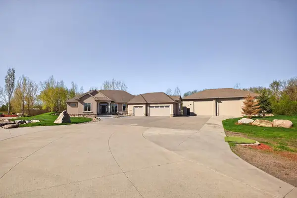 7620 Adelman Drive, Horace, ND 58047