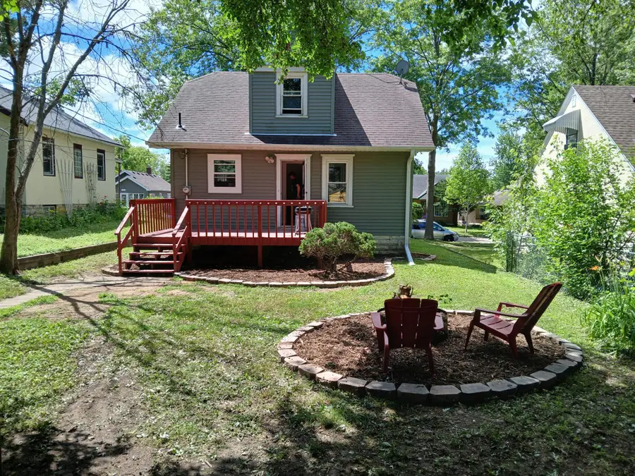 1885 Hawthorne Avenue E, Saint Paul, MN 55119 - #3