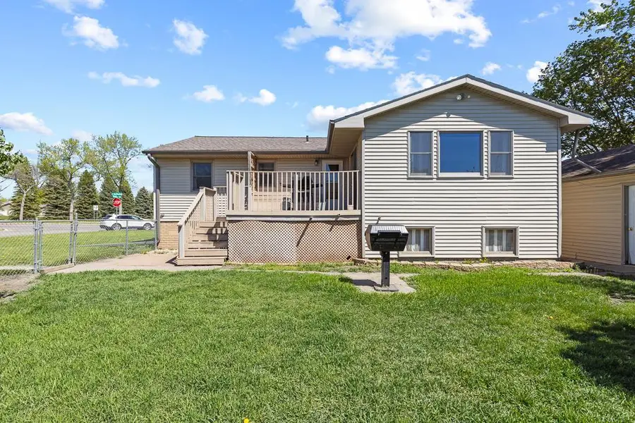 400 E Southview Drive, Marshall, MN 56258 - #3