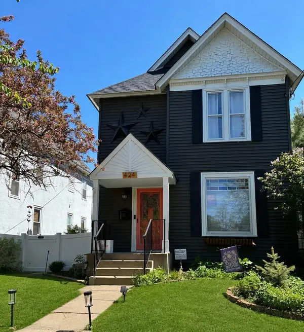 424 8th Avenue Ne, Minneapolis, MN 55413
