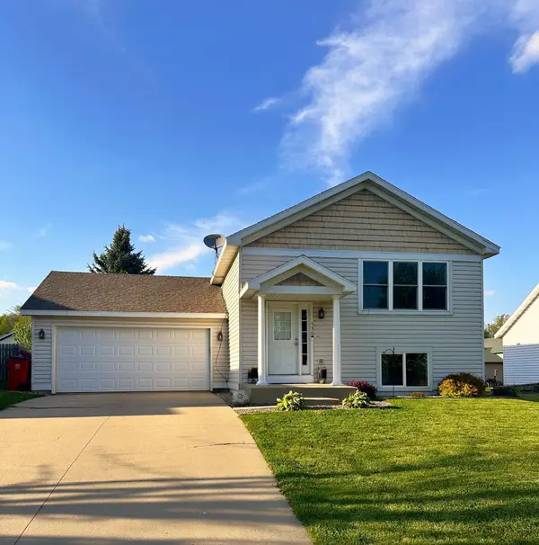530 7th Street Sw, Pine Island, MN 55963