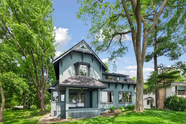 5573 Bartlett Boulevard, Mound, MN 55364