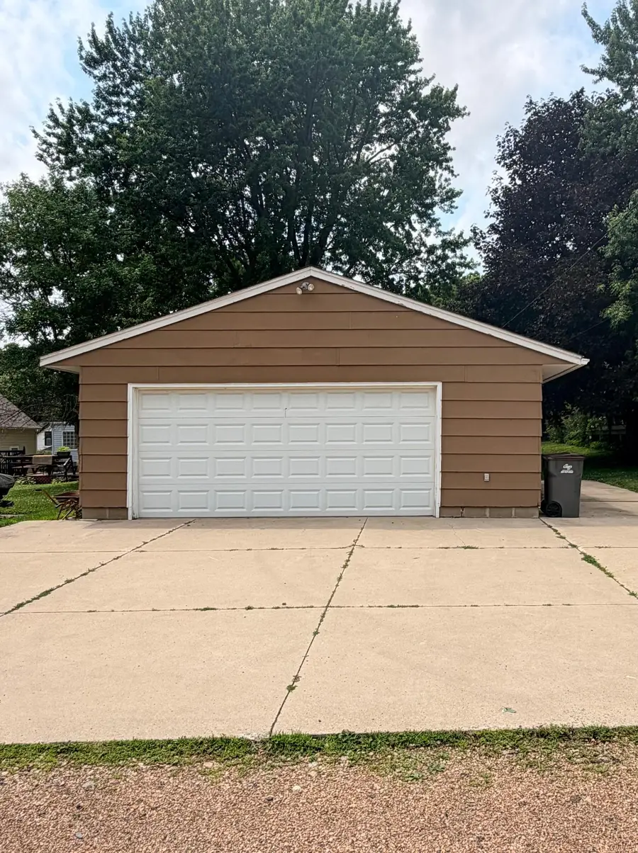 417 S Elm Street, Waconia, MN 55387 - #2