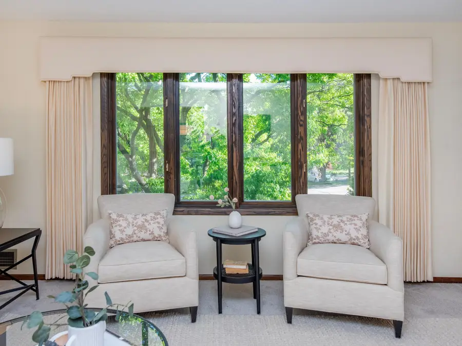 688 W Wentworth Avenue, Mendota Heights, MN 55118 - #3
