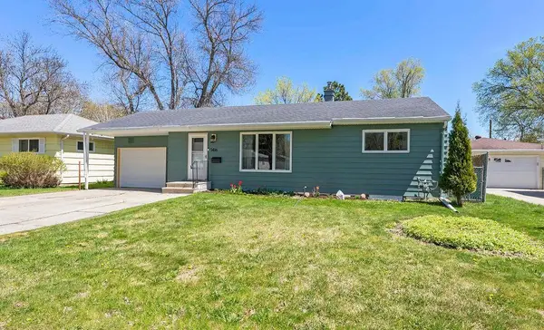 1416 15th Street S, Moorhead, MN 56560