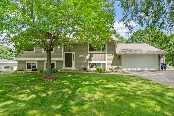 14221 11th Avenue S, Burnsville, MN 55337