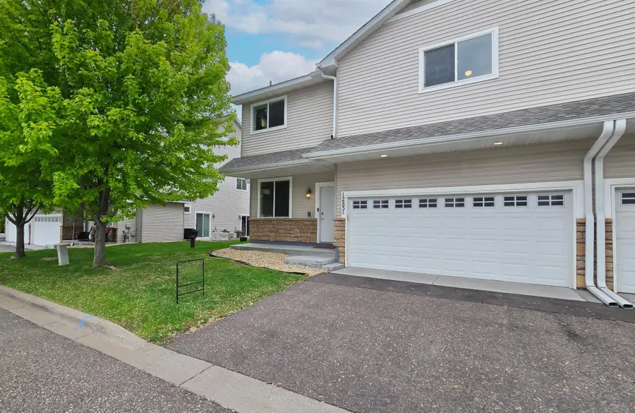 1283 County Road D Circle E #B, Vadnais Heights, MN 55109 - #3