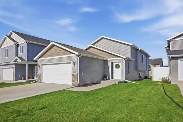 2742 Divide Street W, West Fargo, ND 58078