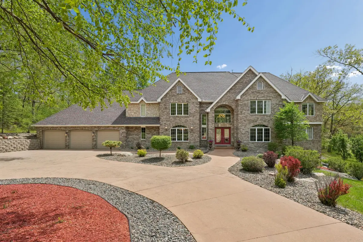 18751 Knollwood Circle, Lakeville, MN 55044 - #1