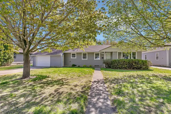 709 S Miller Avenue, Litchfield, MN 55355