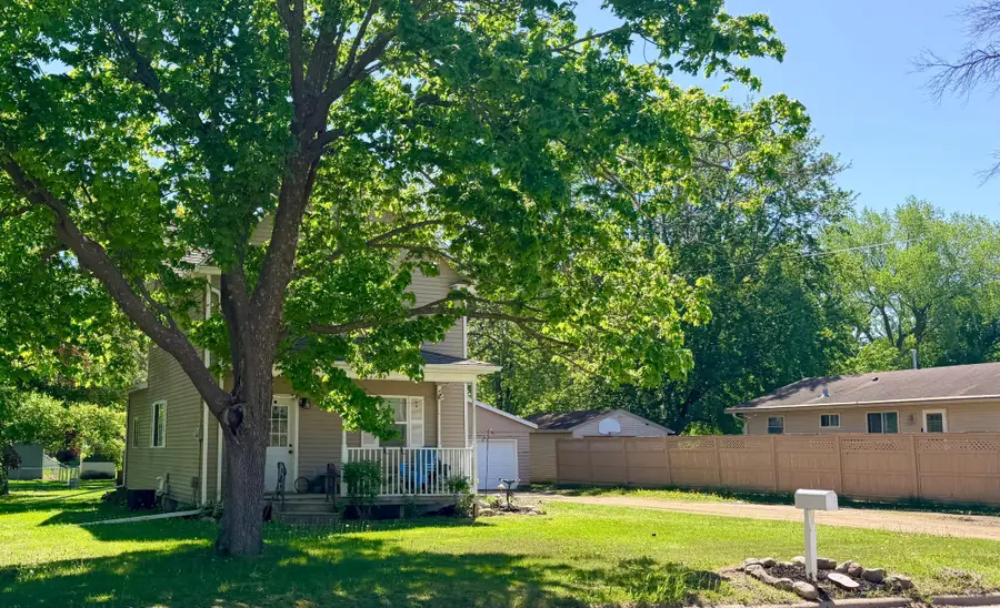 831 S 4th Avenue, Albert Lea, MN 56007 - #2