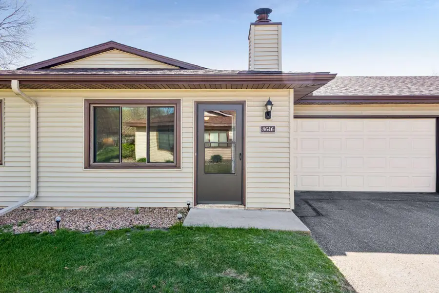 8646 S Maplebrook Circle, Brooklyn Park, MN 55445 - #2