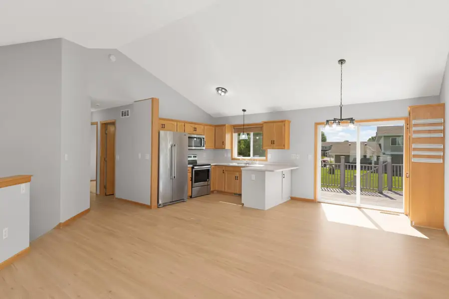 936 S Cedar Street, Belle Plaine, MN 56011 - #2