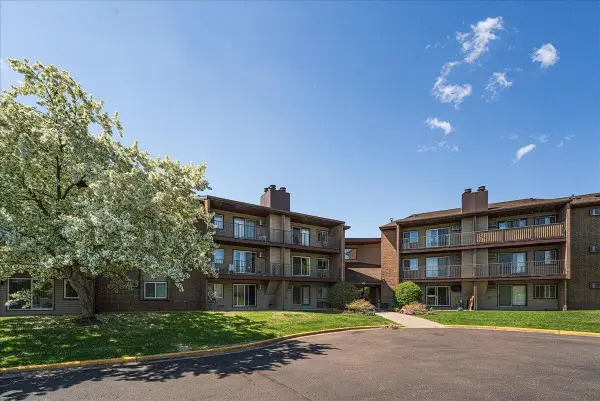 3440 Golfview Drive #315, Eagan, MN 55123
