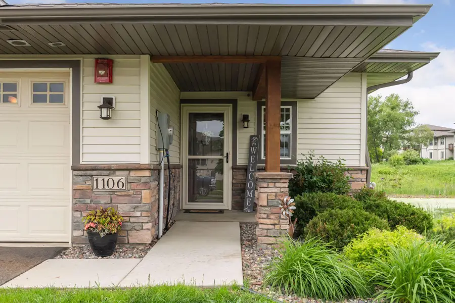 1106 Lorraine Court, Carver, MN 55315 - #3