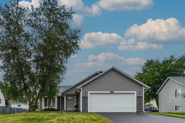 9176 Sierra Road, Woodbury, MN 55125