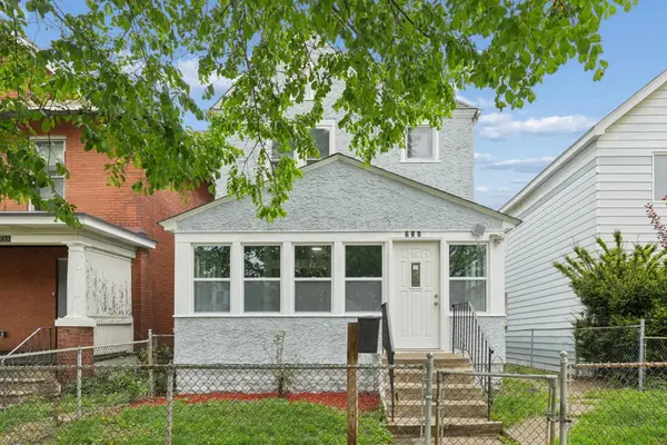 731 Thomas Avenue, Saint Paul, MN 55104
