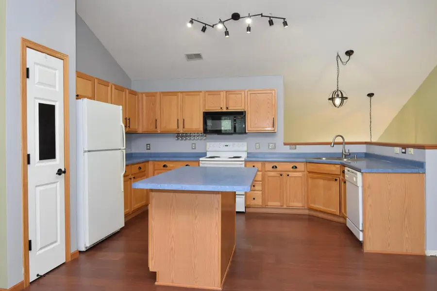 7559 Derby Lane, Shakopee, MN 55379 - #2