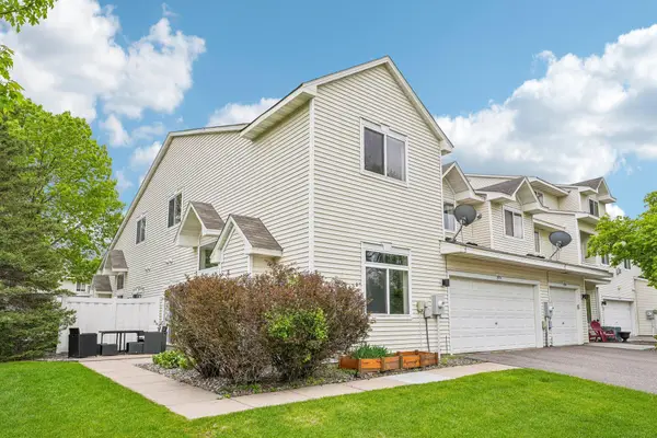8996 Sawgrass Glen #405, Maple Grove, MN 55311