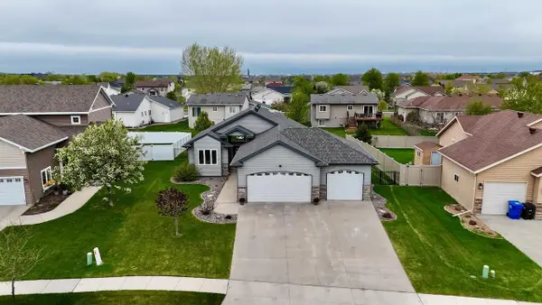 4742 44th Street S, Fargo, ND 58104