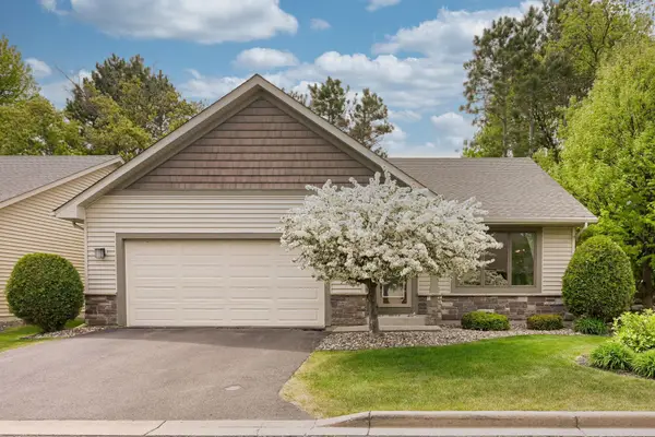 1003 Farrell Street S, Maplewood, MN 55119