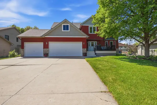 1165 Berwick Lane, Mahtomedi, MN 55115