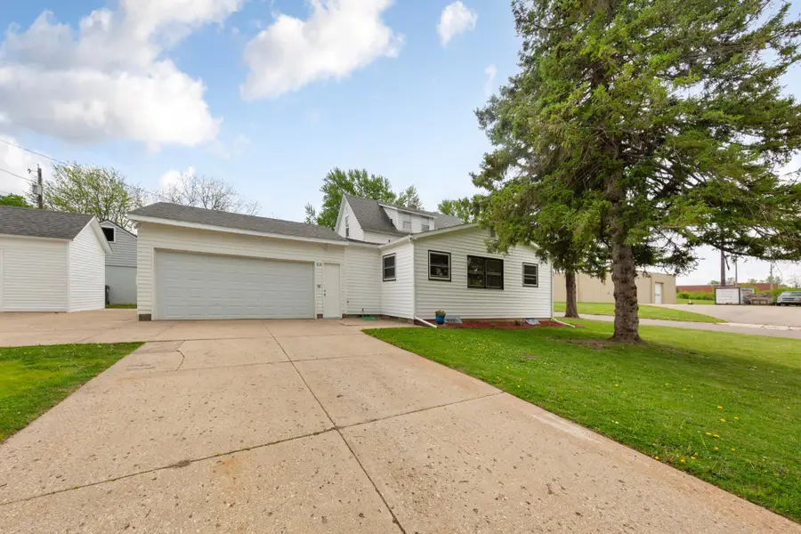 808 E Vine Street, Owatonna, MN 55060 - #2