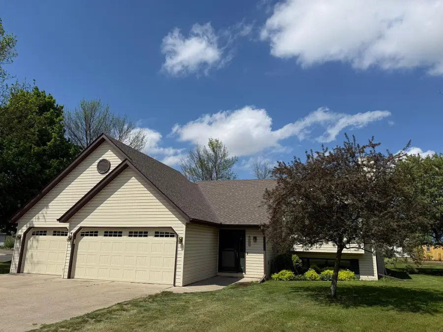 209 4th Avenue Sw, Medford, MN 55049 - #2