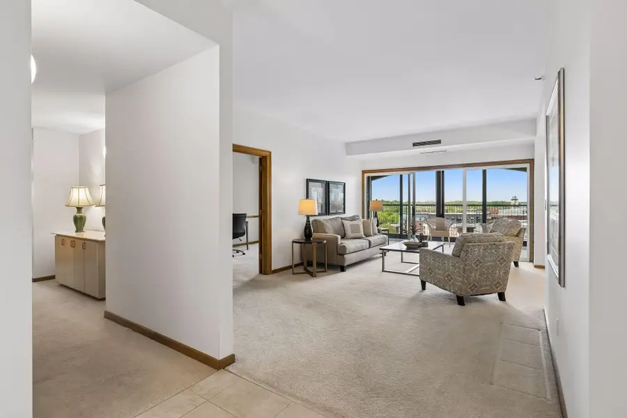 1201 Yale Place #809, Minneapolis, MN 55403 - #2