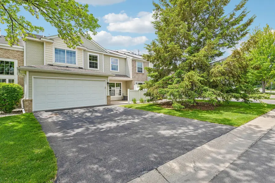 2744 Wagon Wheel Trail, Chaska, MN 55318 - #2