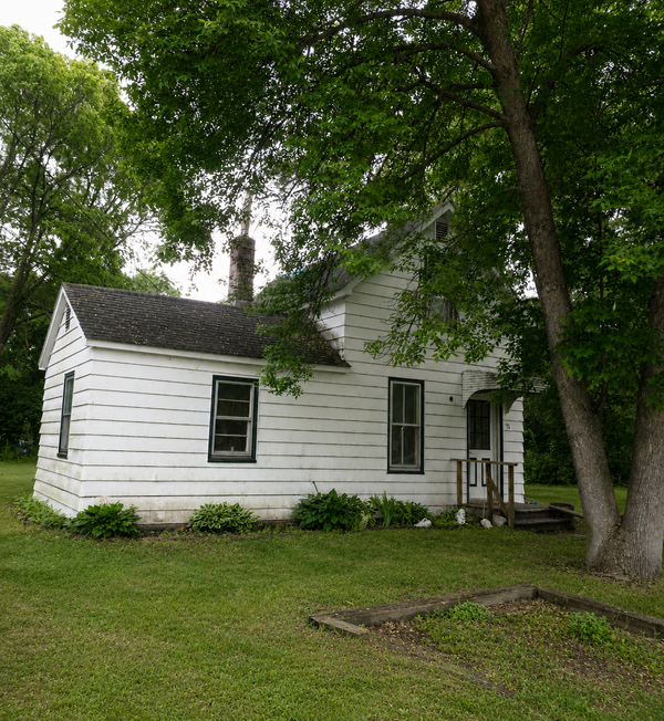 712 5th Street Ne, Little Falls, MN 56345