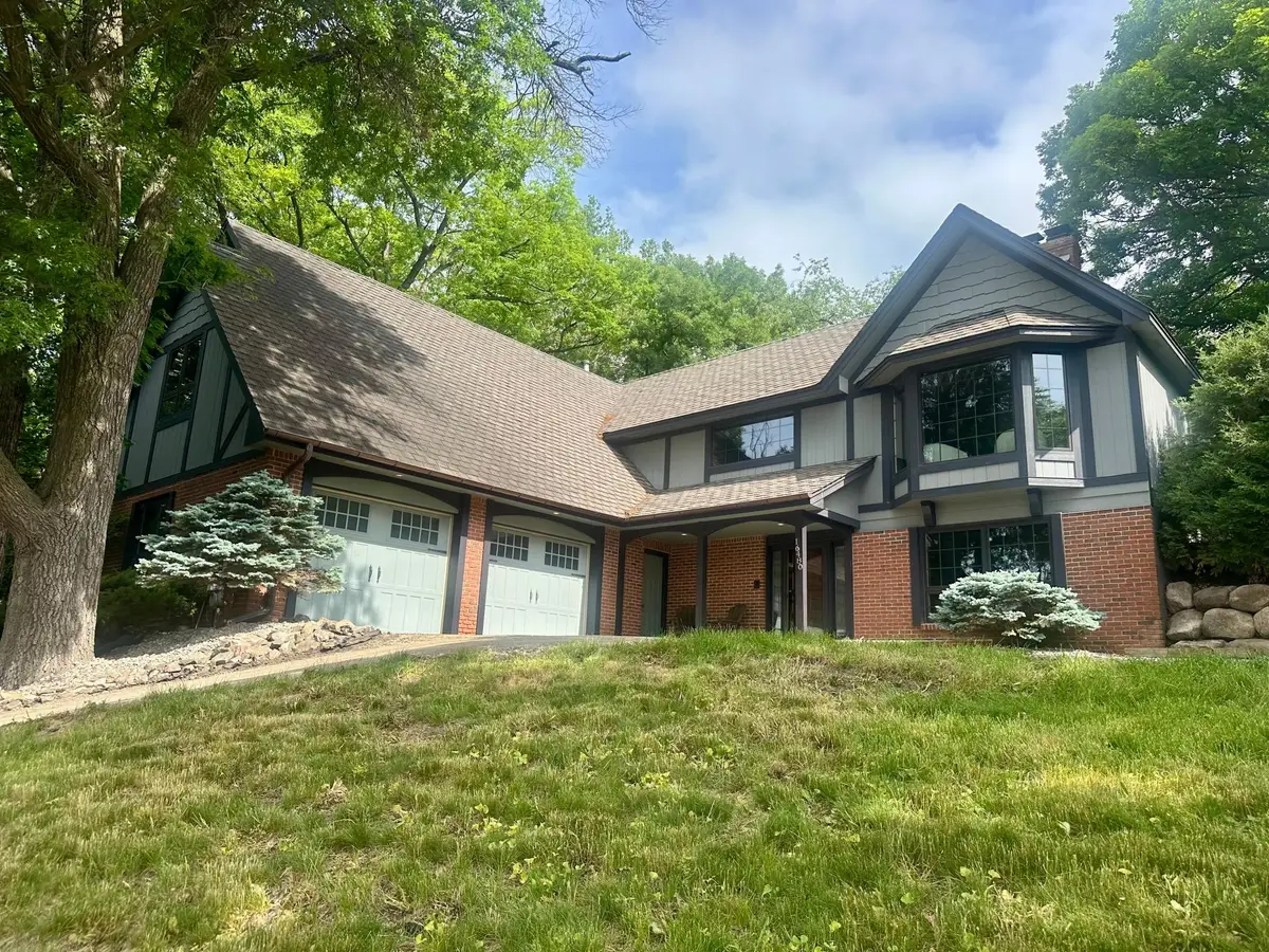 16480 Kingswood Drive, Lakeville, MN 55044 - #1