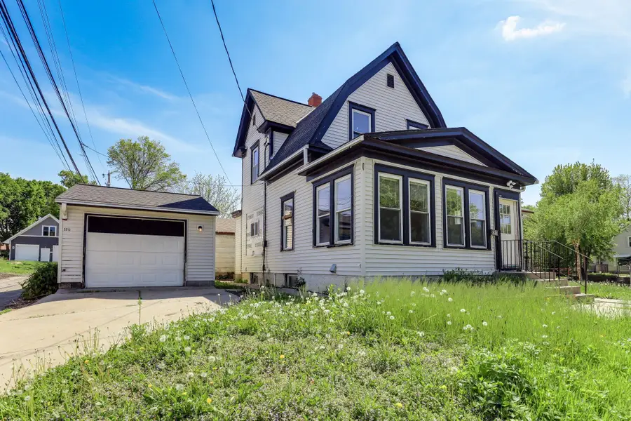 2213 Oak Park Avenue N, Minneapolis, MN 55411 - #2