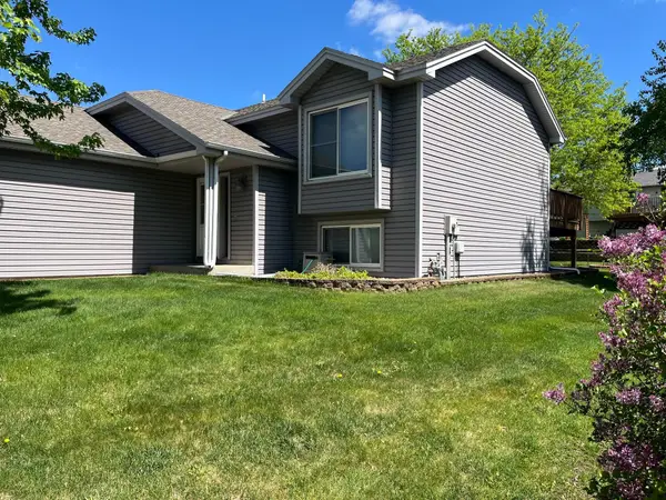 2408 Crestmount Lane, Burnsville, MN 55306