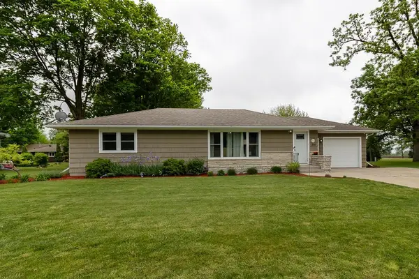 360 N Park Avenue, Le Center, MN 56057