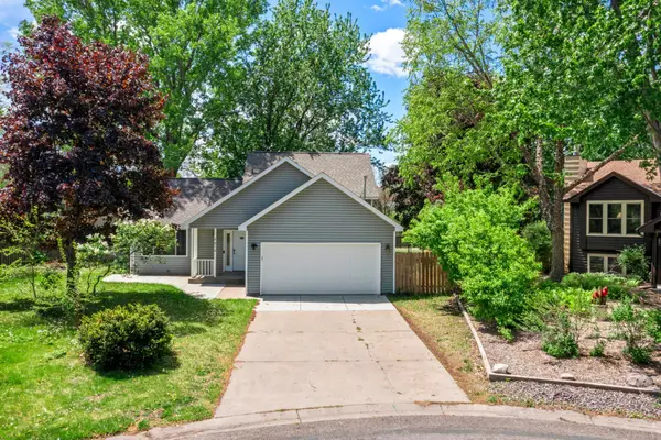 9816 Pierce Street Ne, Blaine, MN 55434