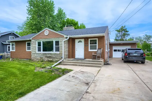 212 Woodley Street W, Northfield, MN 55057