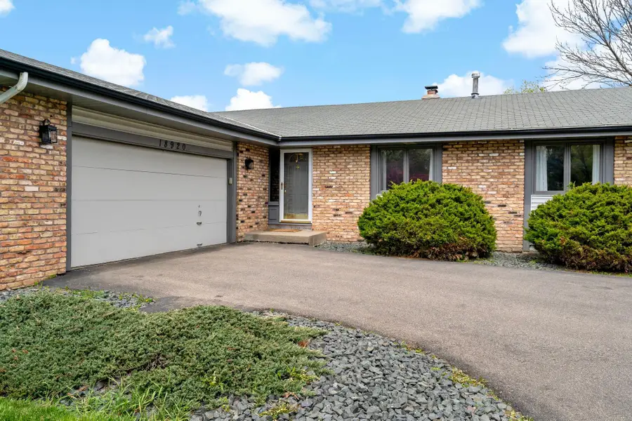 18920 27th Avenue N, Plymouth, MN 55447 - #2