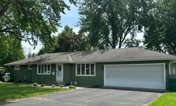 121 E 94 1/2 Street, Bloomington, MN 55420