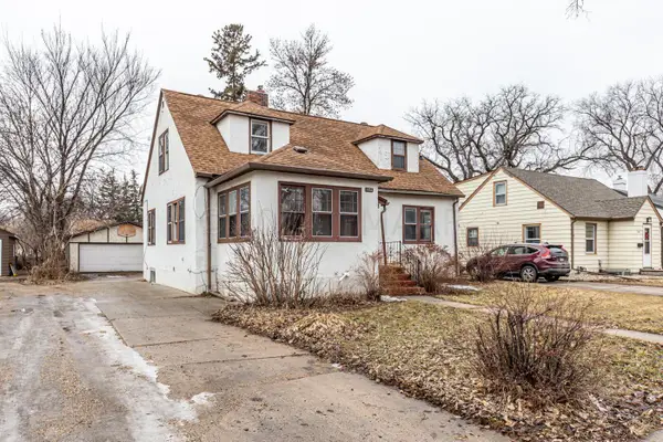 1454 10th Street N, Fargo, ND 58102