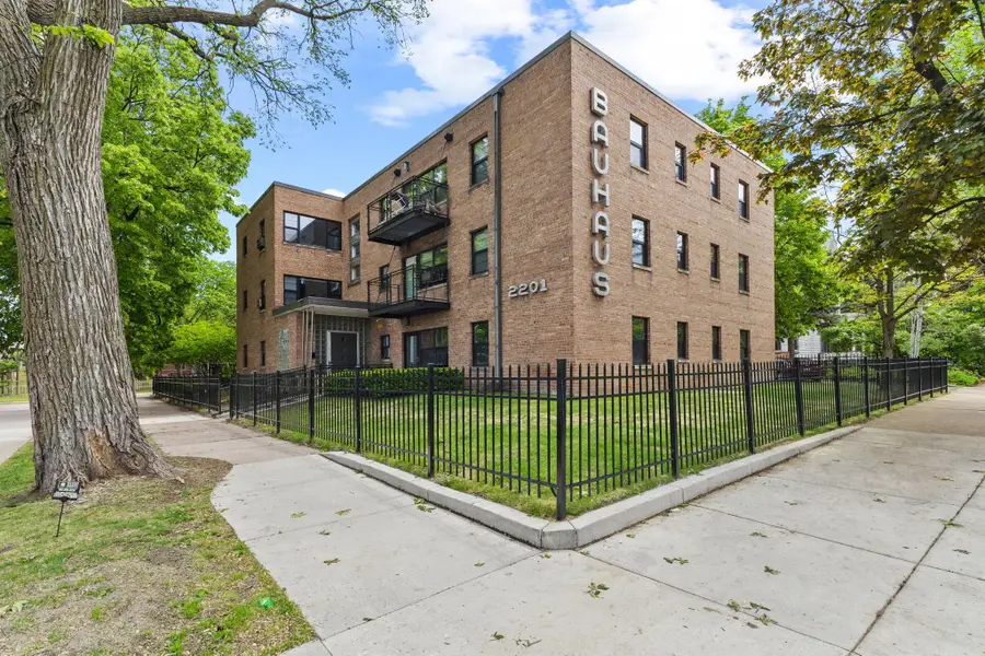 2201 3rd Avenue S #302, Minneapolis, MN 55404 - #2