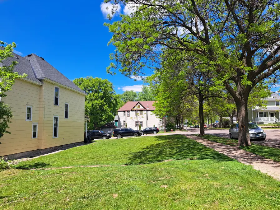 696 Sims Avenue, Saint Paul, MN 55106 - #2