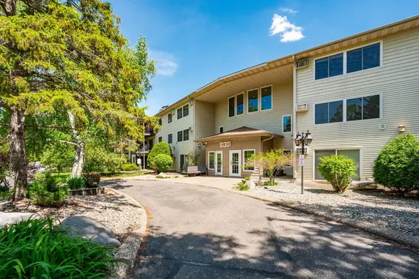 10301 Cedar Lake Road #201, Hopkins, MN 55305