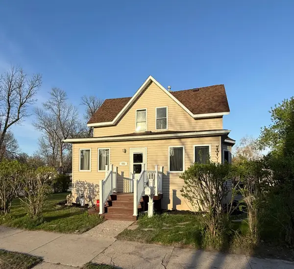 402 Saint Paul Avenue S, Thief River Falls, MN 56701