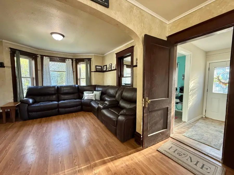 402 Saint Paul Avenue S, Thief River Falls, MN 56701 - #3