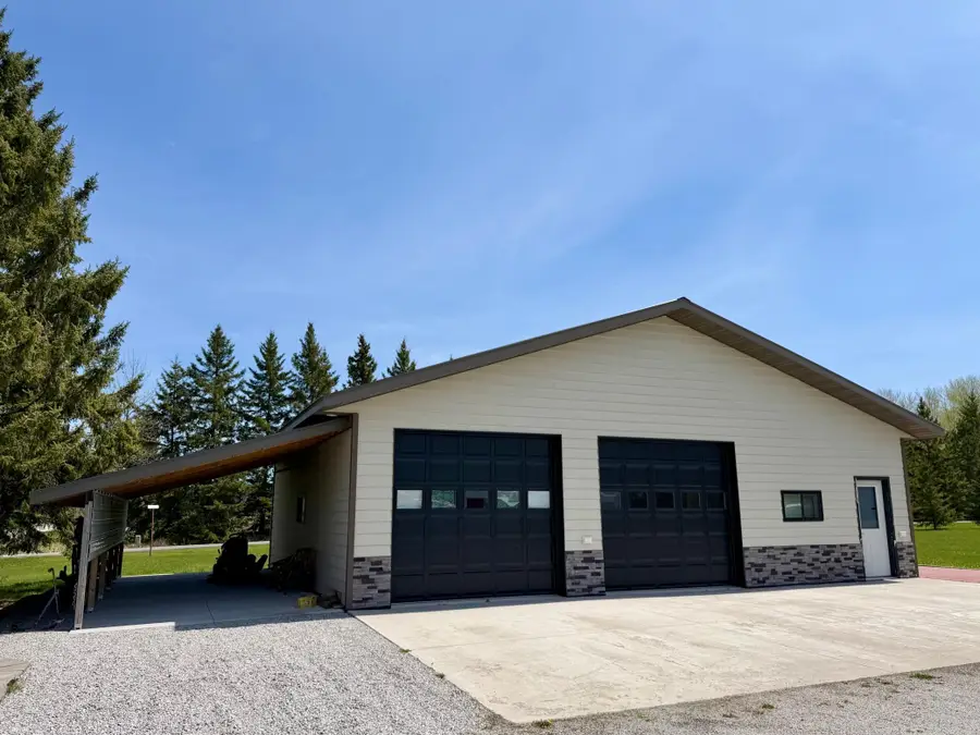 752 Hallberg Street Sw, Warroad, MN 56763 - #3