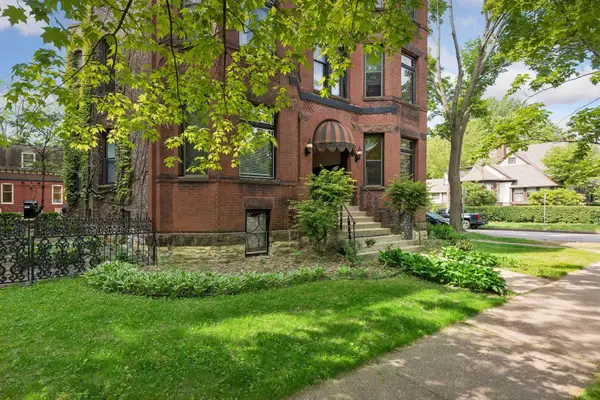 438 Laurel Avenue #1W, Saint Paul, MN 55102