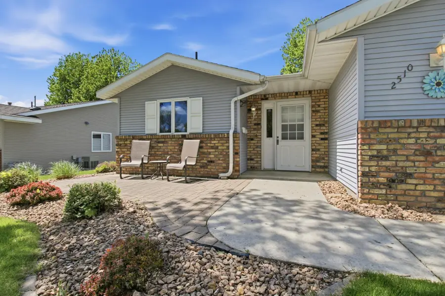 2510 9th Street Sw, Willmar, MN 56201 - #2